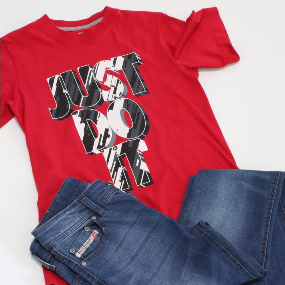 YOUTH Boys Nike T-shirt & Diesel Jeans Sz: M/12